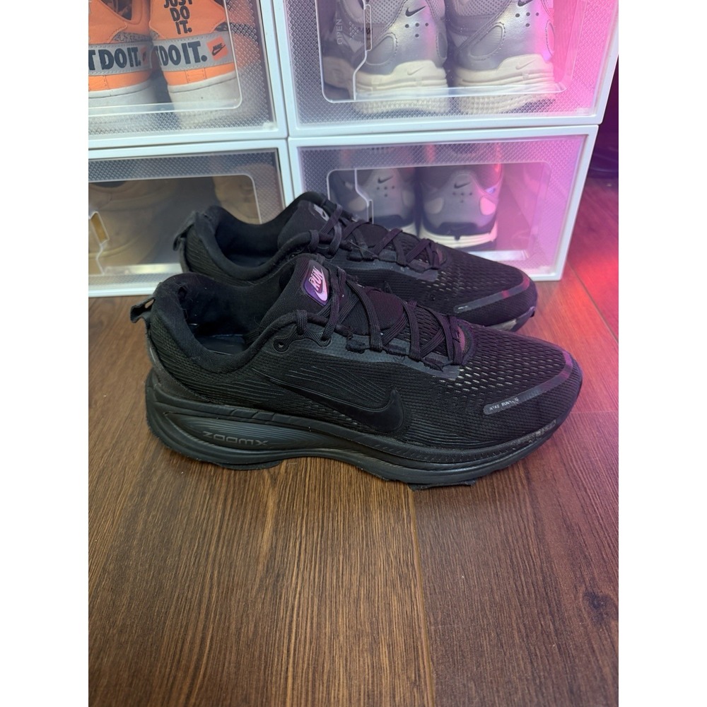 Nike Vomero 18 Men’s Triple Black Running Shoes 10.5 HM6803-005
